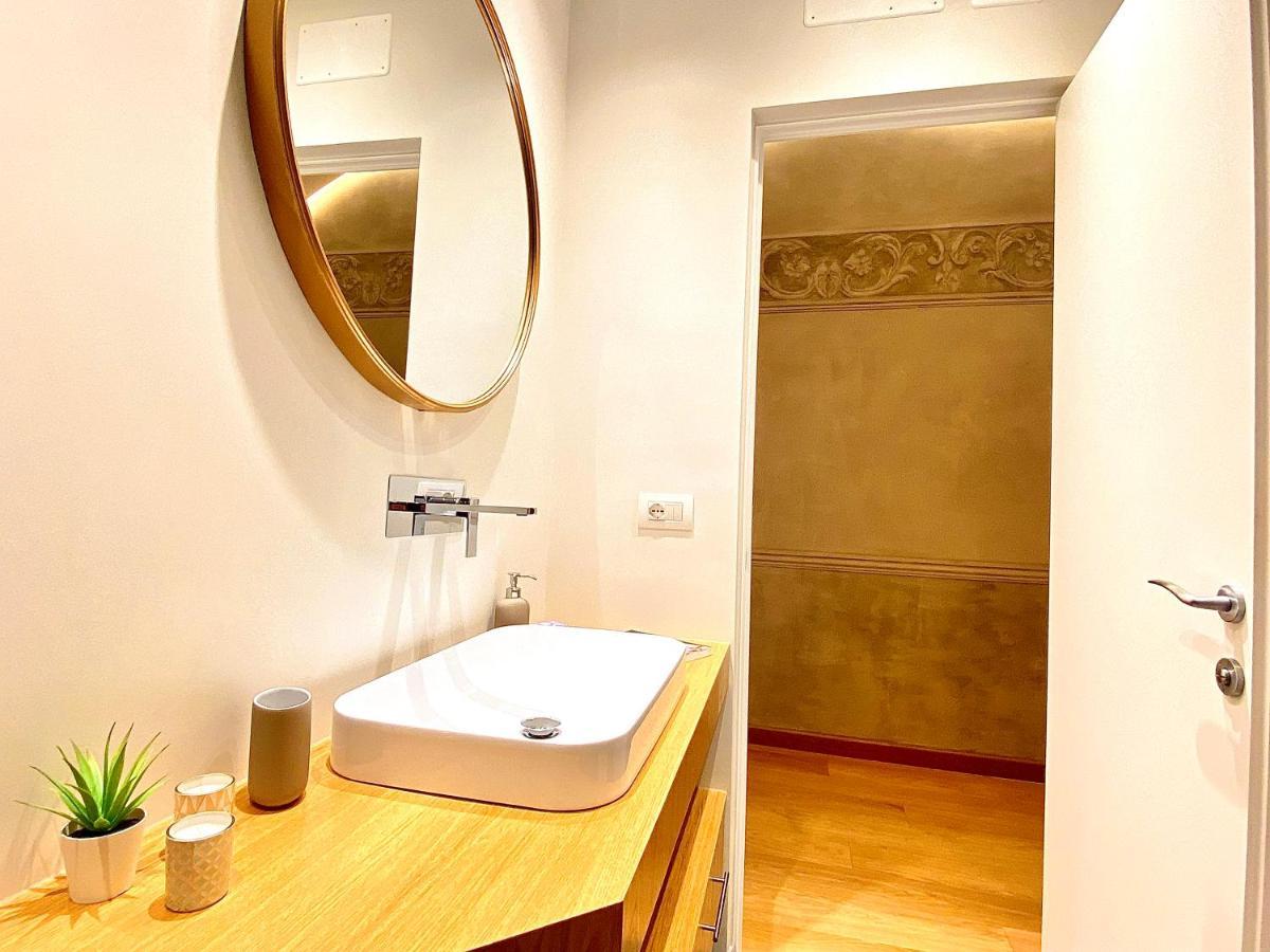 Amazing San Lorenzo 19, Rolli Palace Unesco - Stunning View Overlooking The Cathedral - Free Private Parking- Genoa Ngoại thất bức ảnh